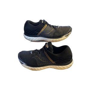 SAUCONY Mens Triumph 17  Black Running Athletic Shoes Sneakers Size 10